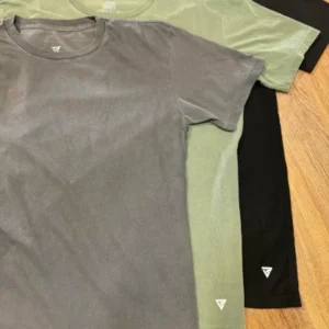 NA COMPRA DE 2 CAMISAS VIVAS GANHE A TERCEIRA.