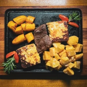 50% DE DESCONTO NA COMPRA DE UMA PORÇÃO DE BATATAS FRITAS